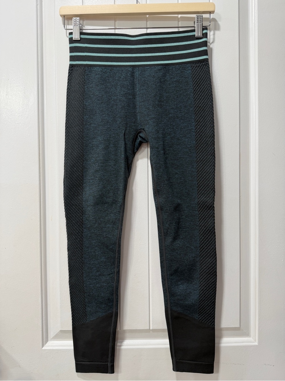 Fabletics Dark Navy Blue Leggings - Women's S